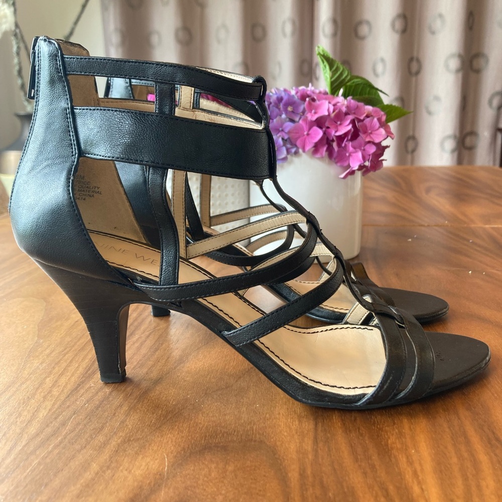 Nine West, Size 8 black sandals.